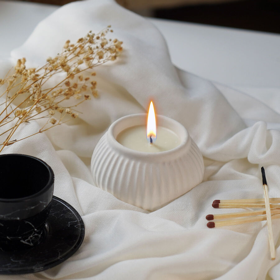  - Candleaf İstanbul Beton Mum - Beyaz