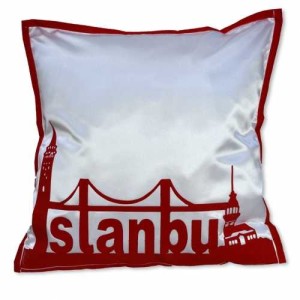 İstanbul Siluet Kırmızı Yastık Kılıfı - Thumbnail